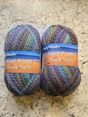 New 2 Skeins Mary Maxim Wool Foot Prints Sock Yarn in 1262 Rock